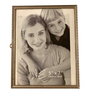 Silver Tone Wall Photo Picture Frame 5"x7"